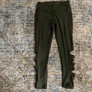 Victoria Sport Knockout Leggings. Size M.